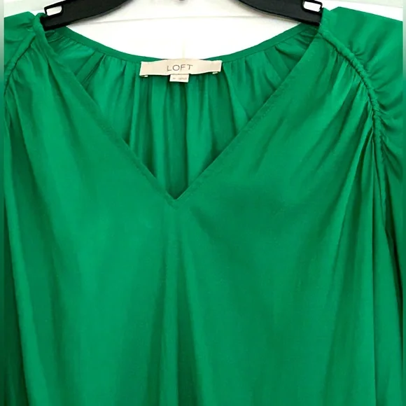 Loft Emerald Glow Shirred Raglan Long Sleeve V-neck Blouse - Picture 11 of 14